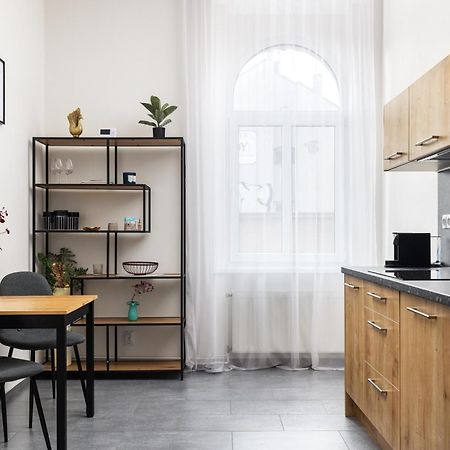 Stay2Gether City Buzz Apt - O2 Arena - Sleeps 6 布拉格 外观 照片